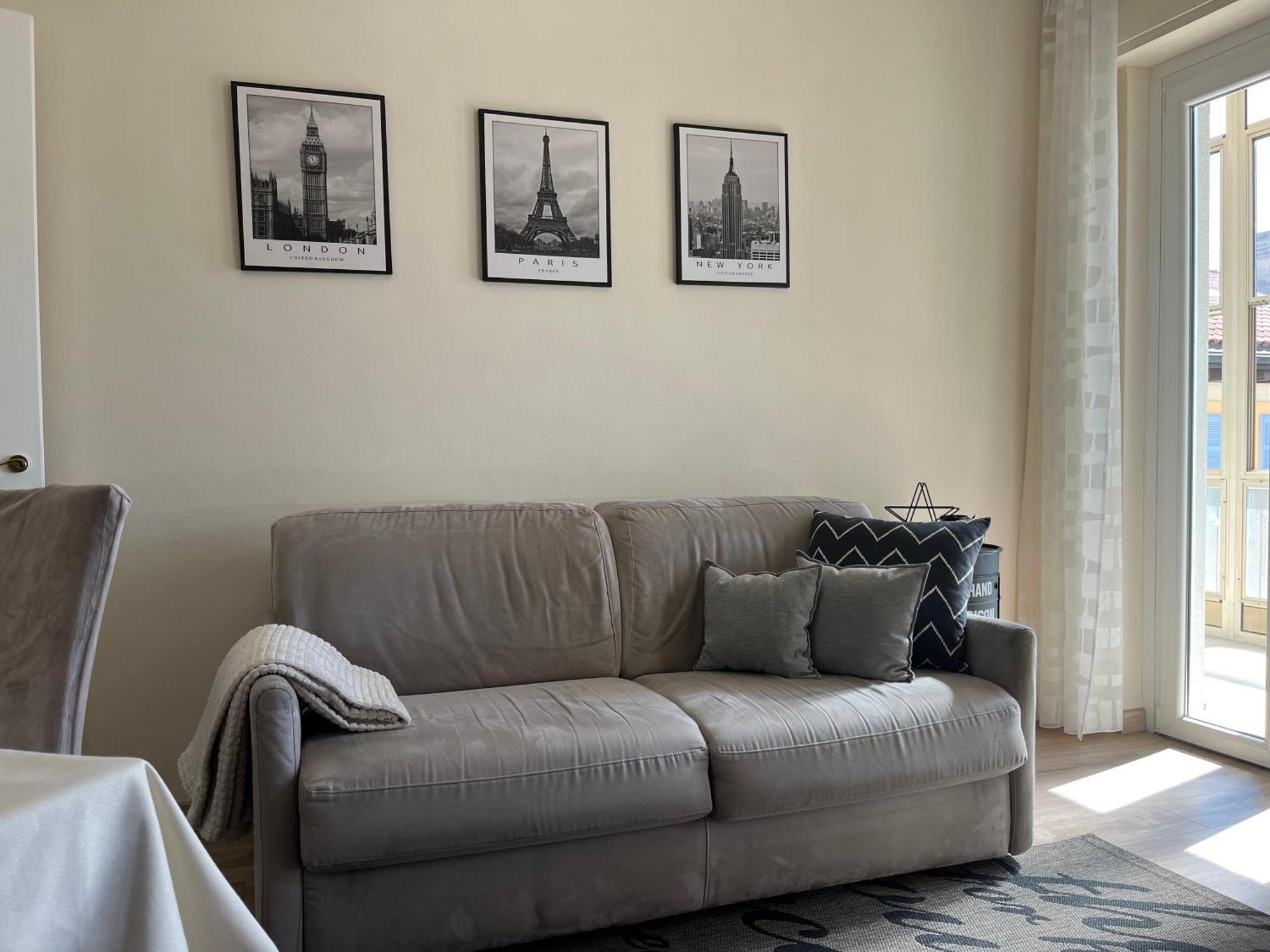 Vittore 11 Square Apartment