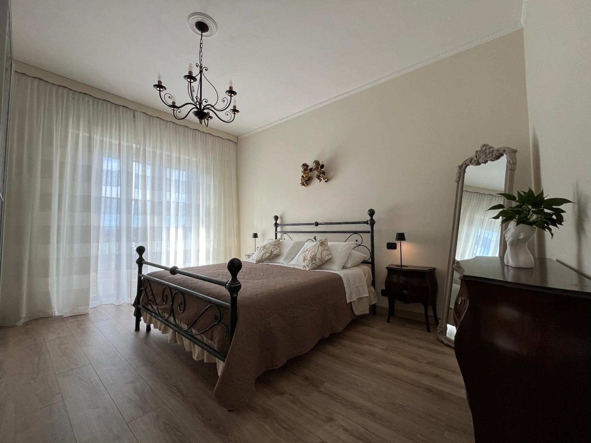 Vittore 11 Square