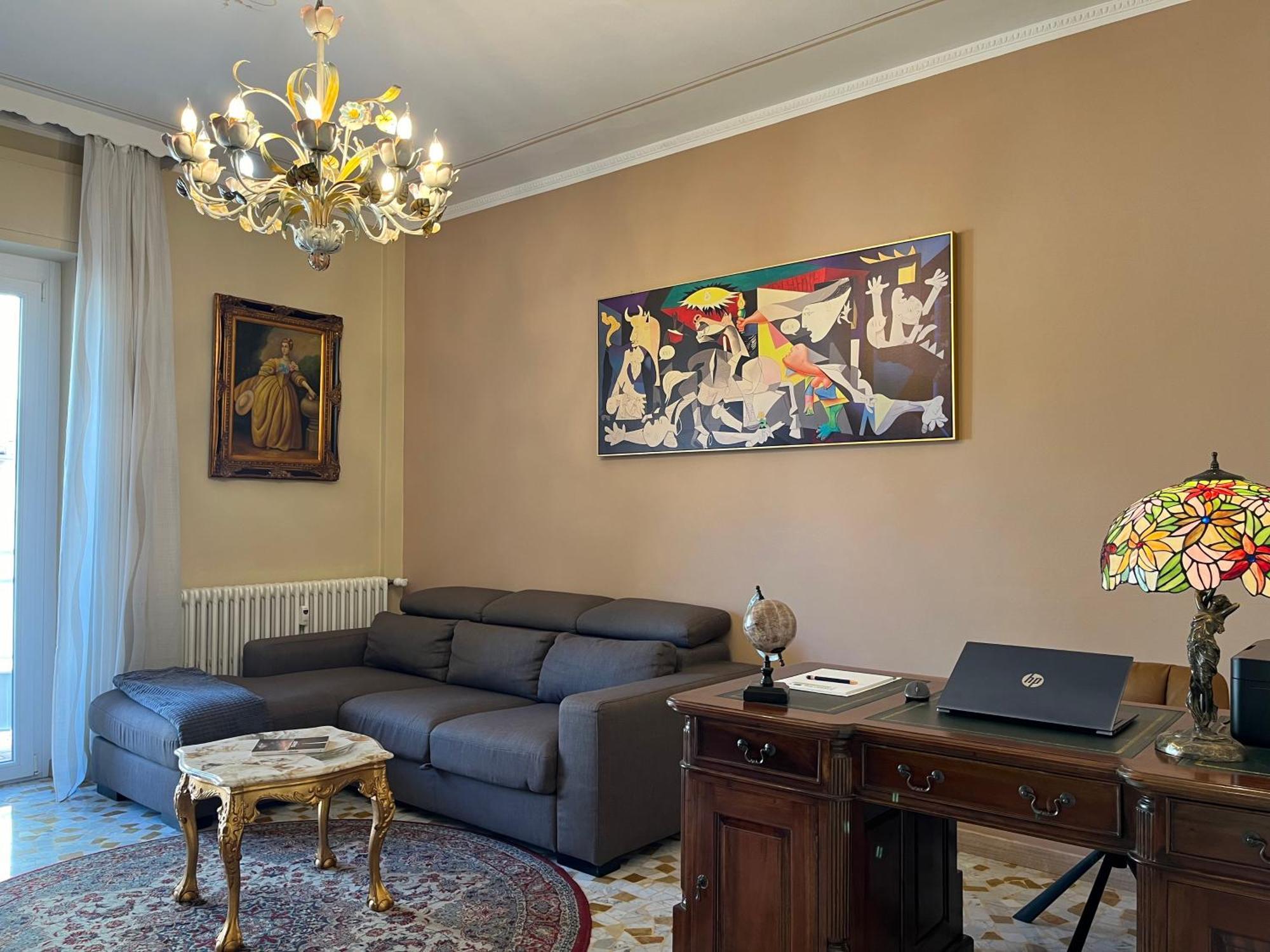 Vittore 11 Square