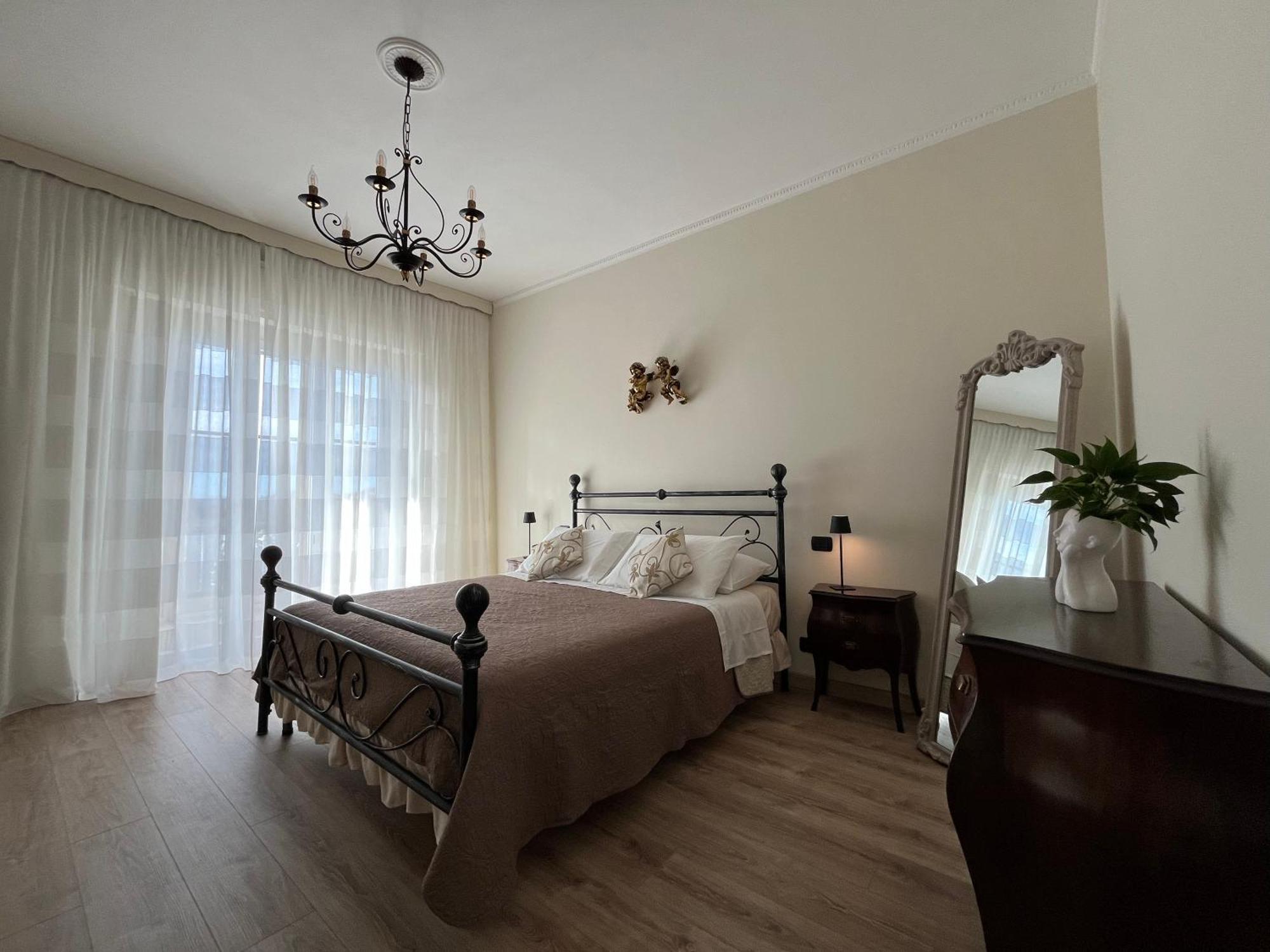 Vittore 11 Square Apartment